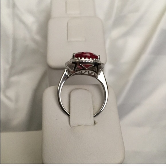 Lab creates ruby & sapphire tear drop ring - Picture 2 of 4